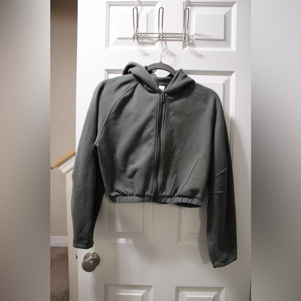 Lululemon Loungeful Relaxed-Fit Full-Zip Cropped Hoodie